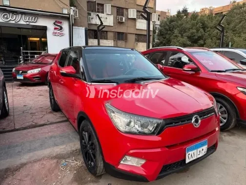 Ssang Yong Tivoli 2017 Red Used for Sale - 4
