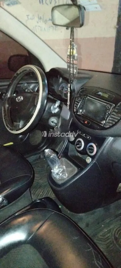 هيونداي I10 2012 أسود مستعملة للبيع - 4