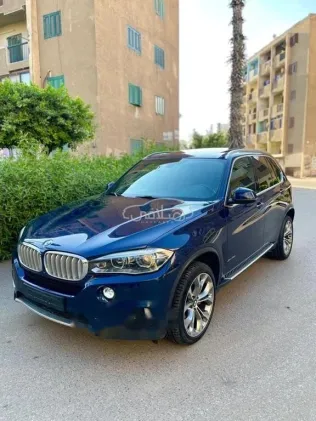 بي ام دبليو X5 2017 أزرق غامق مستعملة للبيع