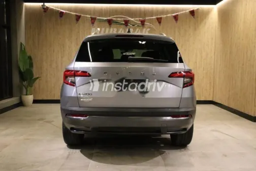 سكودا كاروك 2021 فضي مستعملة للبيع - 3