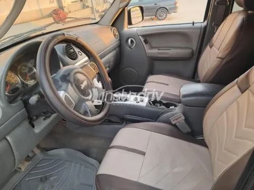 جيب ليبيرتى 2007 أسود مستعملة للبيع - 4