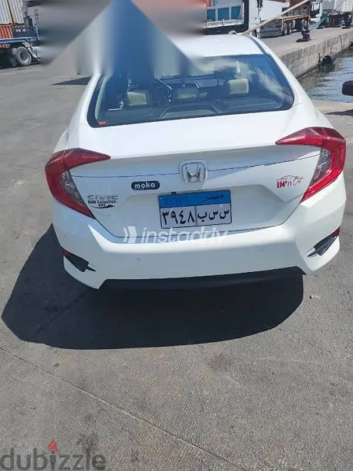 هوندا سيفك 2021 أبيض مستعملة للبيع - 1