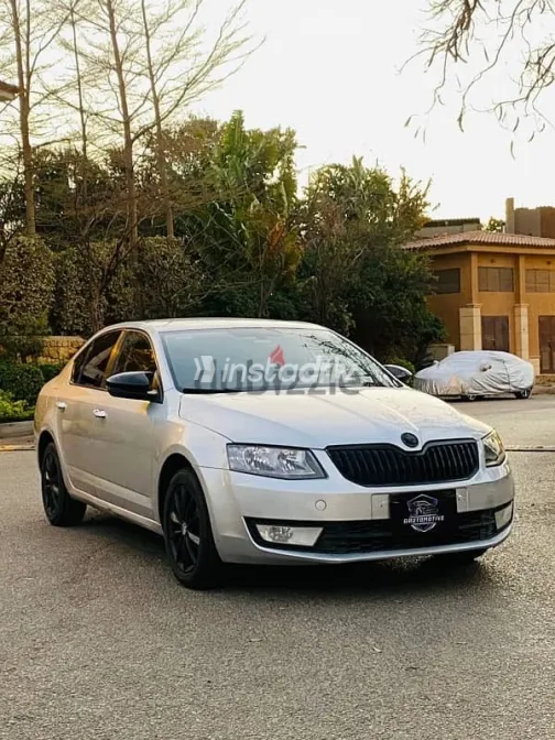 سكودا اوكتافيا 2014 فضي مستعملة للبيع - 2