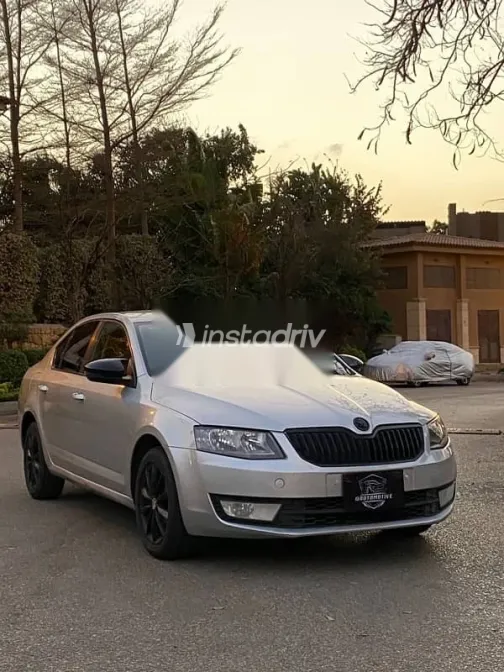 سكودا اوكتافيا 2014 فضي مستعملة للبيع - 4
