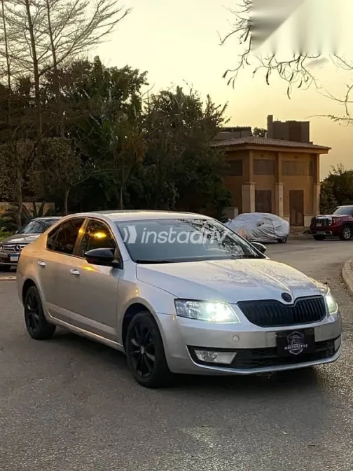 سكودا اوكتافيا 2014 فضي مستعملة للبيع - 7