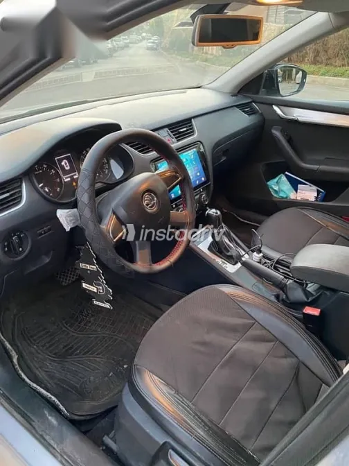 سكودا اوكتافيا 2014 فضي مستعملة للبيع - 8