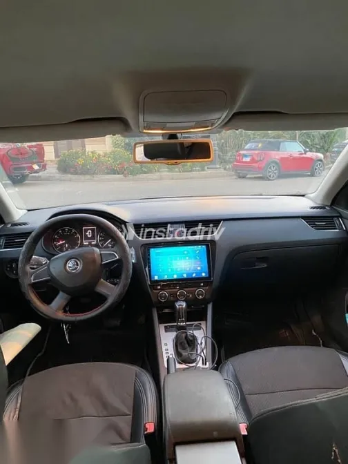 سكودا اوكتافيا 2014 فضي مستعملة للبيع - 10