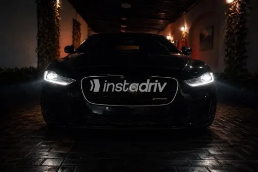 جاكوار XE 2020 أزرق غامق مستعملة للبيع - 1