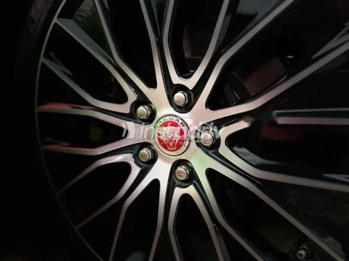 جاكوار XE 2020 أزرق غامق مستعملة للبيع - 3