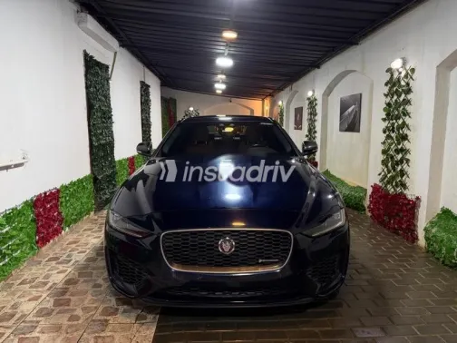 جاكوار XE 2020 أزرق غامق مستعملة للبيع - 7