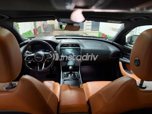 جاكوار XE 2020 أزرق غامق مستعملة للبيع - 10