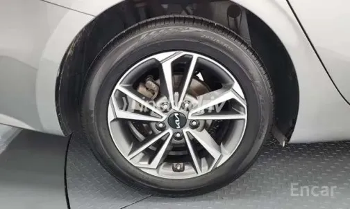 كيا K3 2023 أبيض مستعملة للبيع - 6