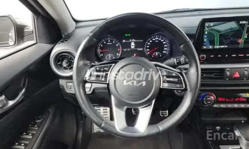 كيا K3 2023 أبيض مستعملة للبيع - 9