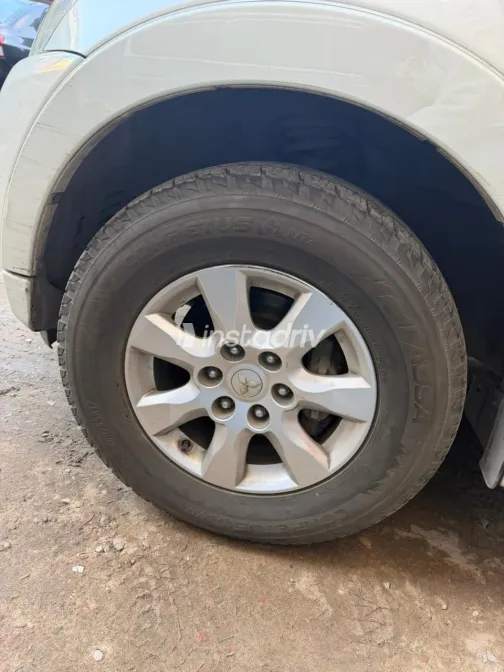 Mitsubishi Pajero 2015 White Used for Sale - 1