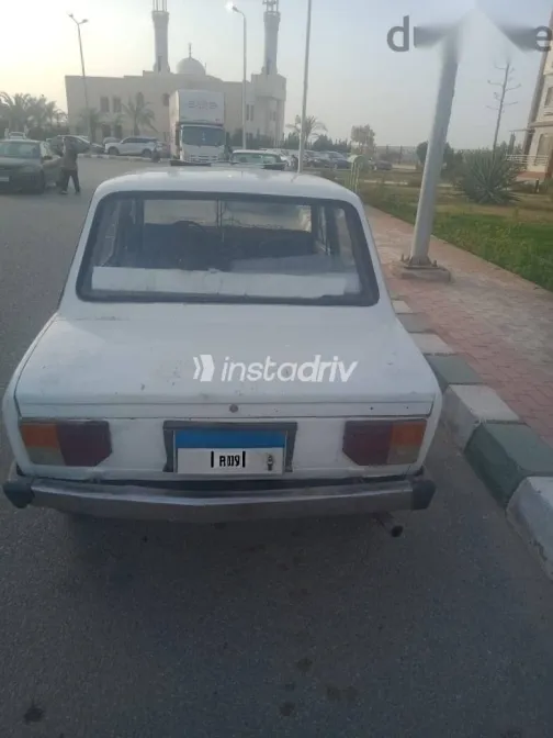 فيات 128 1979 أبيض مستعملة للبيع - 2