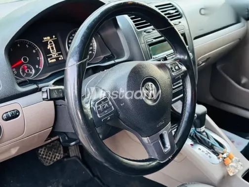 فولكس فاغن جيتا 2010 أسود مستعملة للبيع - 10