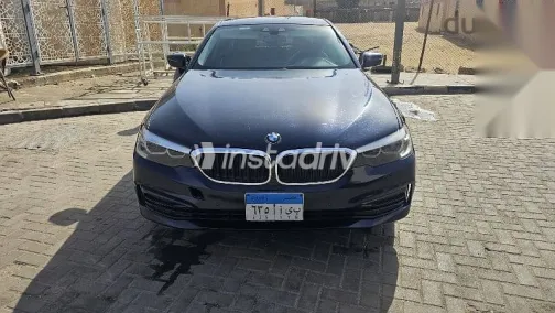 بي ام دبليو 520 2019 أزرق غامق مستعملة للبيع - 3