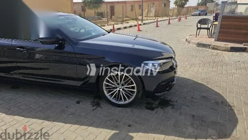 بي ام دبليو 520 2019 أزرق غامق مستعملة للبيع - 6