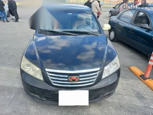 جيلي امجراند 2015 أسود مستعملة للبيع