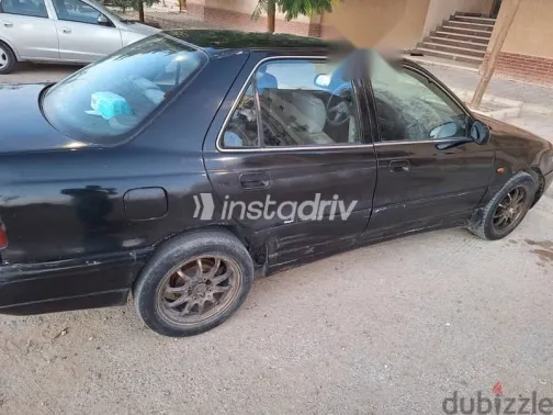 هيونداي إلنترا 1994 أسود مستعملة للبيع - 4