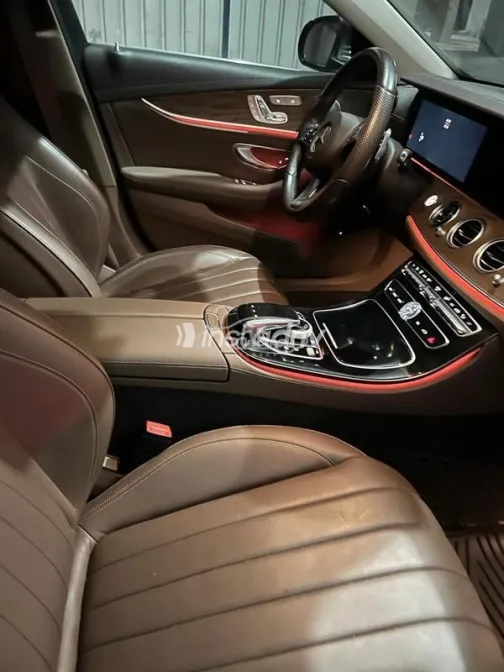 مرسيدس E 180 2017 أبيض مستعملة للبيع - 1