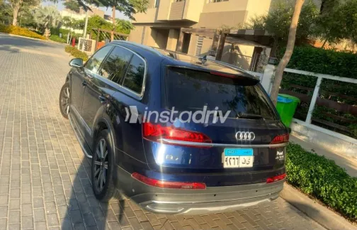 Audi Q7 2021 Dark Blue Used for Sale - 3