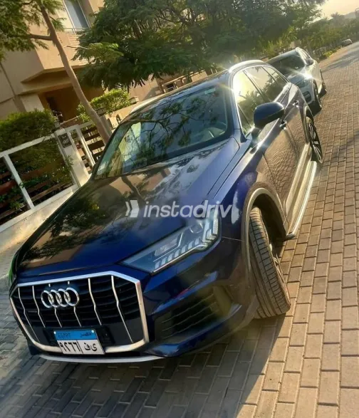 Audi Q7 2021 Dark Blue Used for Sale - 4
