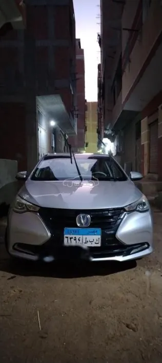 شانجان ألسفن 2022 أبيض مستعملة للبيع