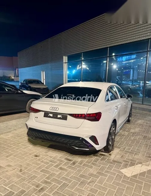 اودي A3 2025 أبيض جديدة للبيع - 1