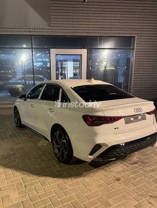 اودي A3 2025 أبيض جديدة للبيع - 3