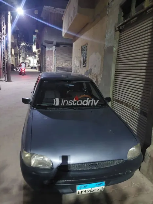 فورد اسكورت 1999 أزرق غامق مستعملة للبيع - 1