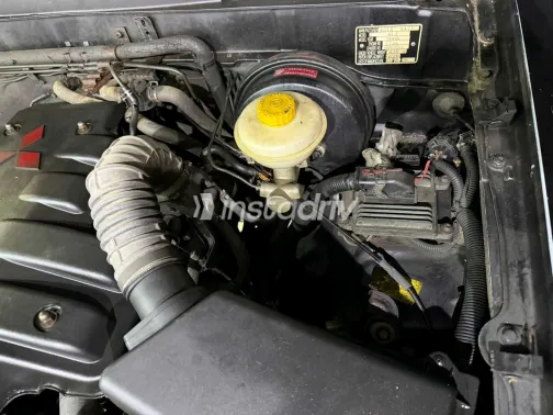 Jeep Commander 2009 White Used for Sale - 4