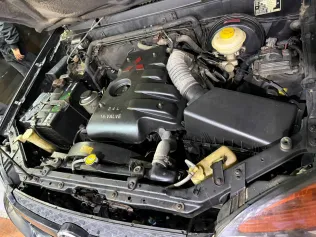 جيب كوماندر 2009 أبيض مستعملة للبيع