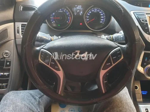 هيونداي إلنترا ام دى 2012 فضي مستعملة للبيع - 5