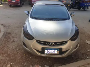 هيونداي إلنترا ام دى 2012 فضي مستعملة للبيع