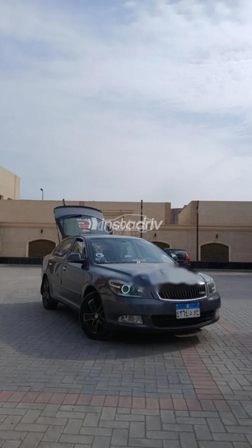 سكودا اوكتافيا 2011 رمادي مستعملة للبيع - 3