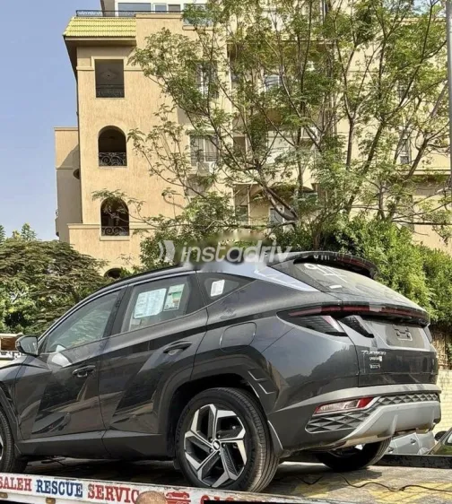 هيونداي توسان 2024 بترولي مستعملة للبيع - 3