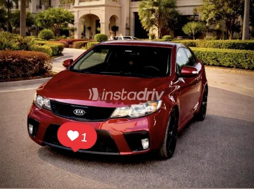 كيا سيراتو كوبيه 2011 أحمر غامق مستعملة للبيع - 1