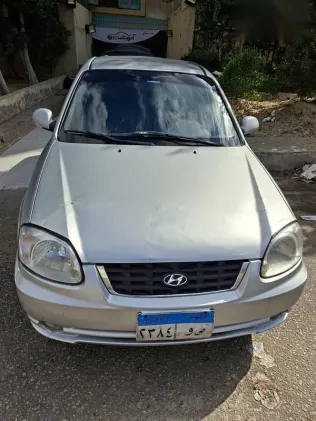 هيونداي فيرنا 2015 فضي مستعملة للبيع