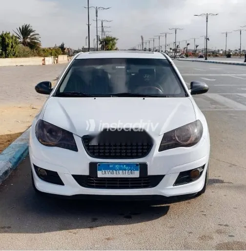 هيونداي إلنترا 2021 أبيض مستعملة للبيع - 3