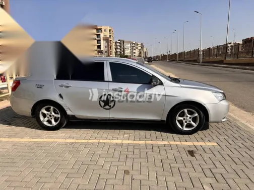 جيلي امجراند 2015 فضي مستعملة للبيع - 1