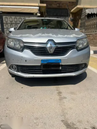 رينو لوجان 2015 فضي مستعملة للبيع