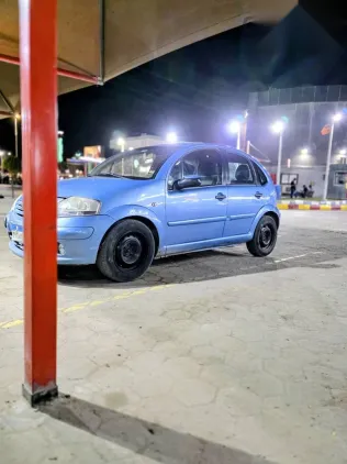 سيتروين C3 2003 أزرق غامق مستعملة للبيع