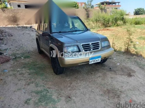 سوزوكى فيتارا 2002 فضي مستعملة للبيع - 2