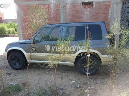 سوزوكى فيتارا 2002 فضي مستعملة للبيع - 4