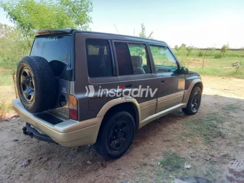 سوزوكى فيتارا 2002 فضي مستعملة للبيع - 7