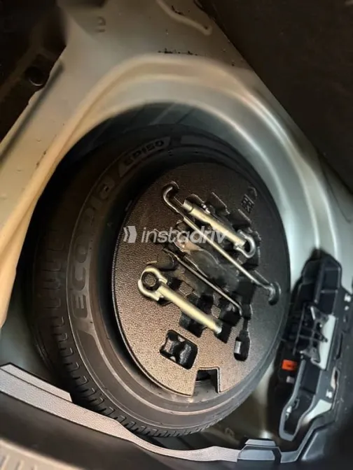 تويوتا كورولا 2020 ذهبي مستعملة للبيع - 4