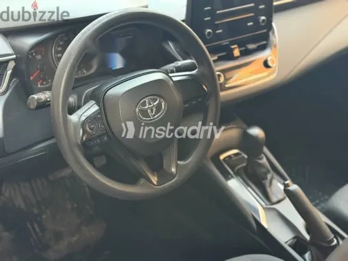 تويوتا كورولا 2020 ذهبي مستعملة للبيع - 7