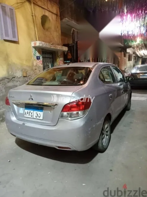 ميتسوبيشي اتراج 2015 فضي مستعملة للبيع - 6