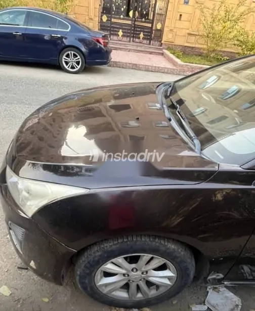 شيفروليه كروز 2015 بني مستعملة للبيع - 3